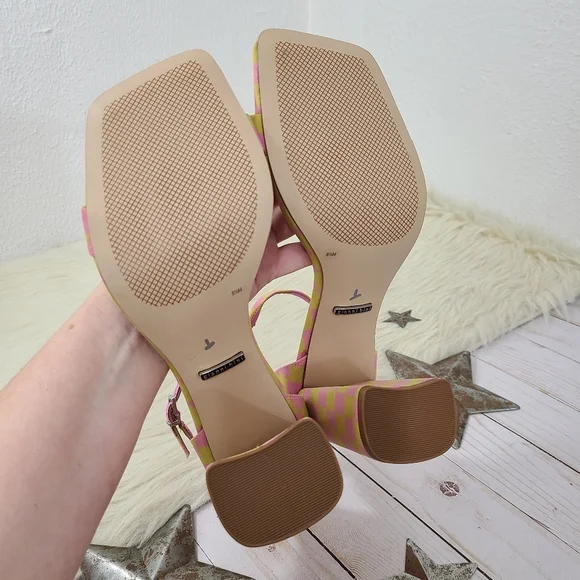 Gianni Bini Maileigh Checkered Satin Ankle Strap Block Heels green pink size 8.5 - Picture 6 of 7